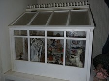 Dolls houses includes inside