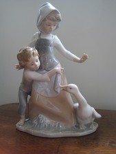 Vintage Lladro Figurine Figure - 5033 Avoiding the Goose -