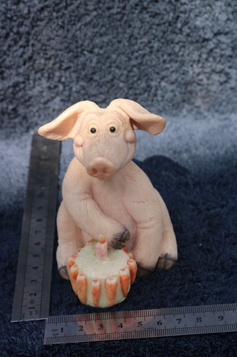 Piggin happy birthday - piggin',