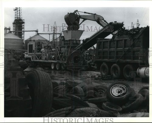 1995 press photo tire - press,