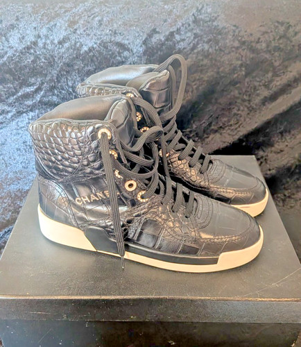Chanel black crocodile - chanel,