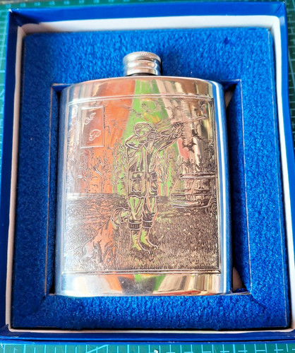 Shooting scene hip flask - shooting,