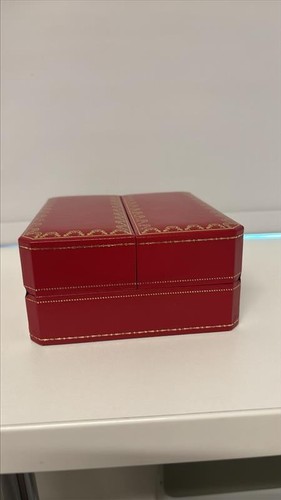 Cartier red watch - cartier, presentation