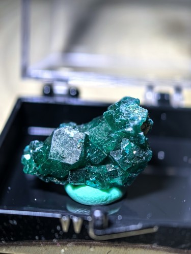 Stunning dioptase mineral - dioptase,