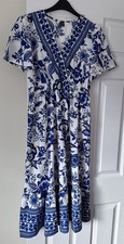 BNWOT ❤️ Stunning  Beautiful Dress Size Medium Perfect Holiday Dress