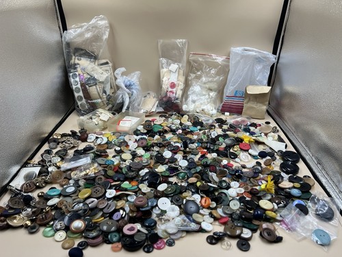 1000 vintage buttons job - vintage,