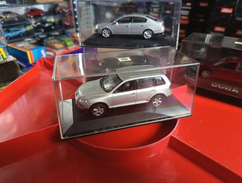 Cased model minichamps - 1/43,