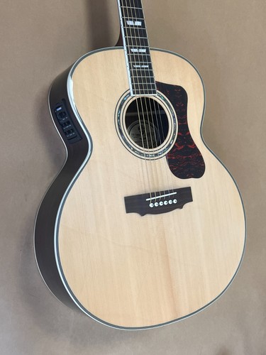 Acoustic guitar solid spruce - solid,