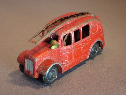 Dinky toys fire engine - dinky, 25h