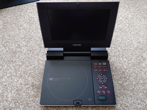 Toshiba p1400 portable - portable, dvd