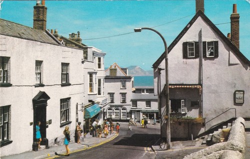 Lyme regis broad street - 🌅,