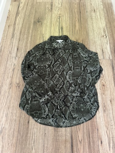 Ladies size green snakeskin - 6,