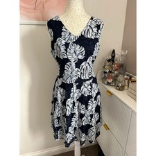 Tenki Chic and Elegant Fully Lined Lace Cocktail Dress – Size 12 🌿