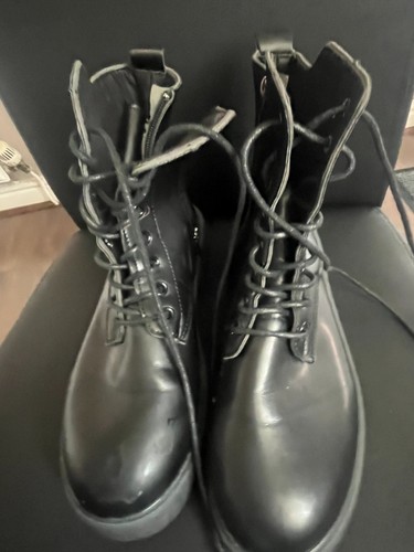 Ladies boots size hardly - ladies,