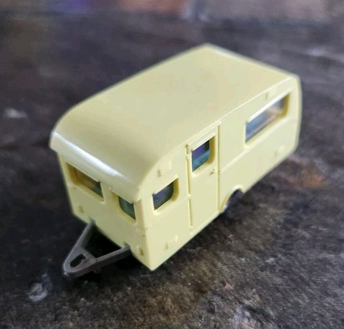 Minix caravan yellow berth - 4/5,