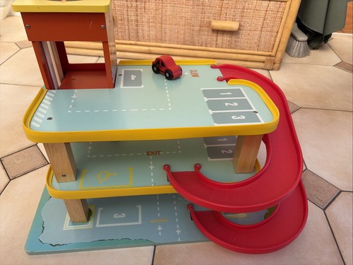 Van toys service garage - toys,