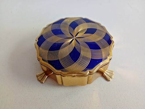 Vintage gold tone stratton - vintage,