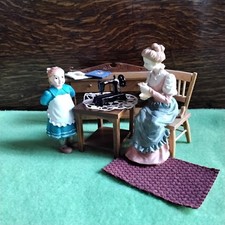 Miniature Dolls House Resin Mother and Daughter Sewing Machine & Furniture 