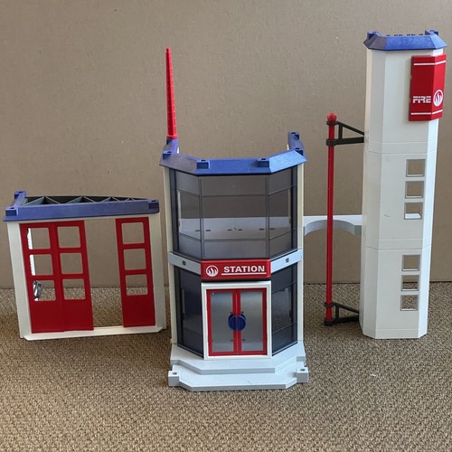 Playmobil fire station - •,