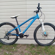 GT LA BOMBA 4X DJ dirt jump