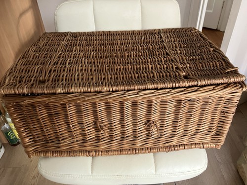 Vintage wicker picnic hamper - wicker,