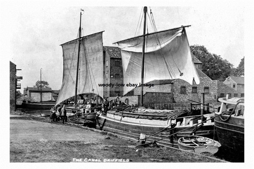 Pt1166 sailing barges - -, on