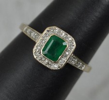 Vintage 9ct Gold Emerald and Diamond Cluster Ring
