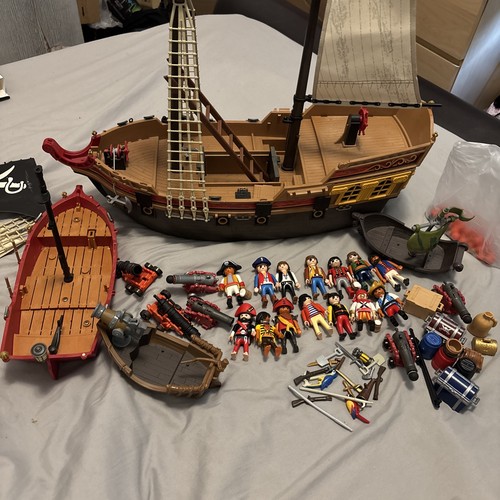 Playmobil pirate ships with - pirate,