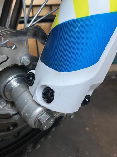 Titanium front fork guard