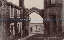 R464506 Old York Gate