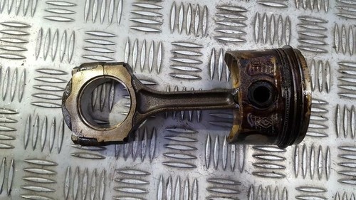 Piston and conrod - piston,