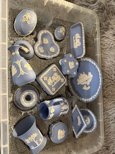 Collection wedgwood pale - of,