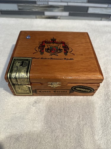 Arturo fuente wooden - wooden, empty