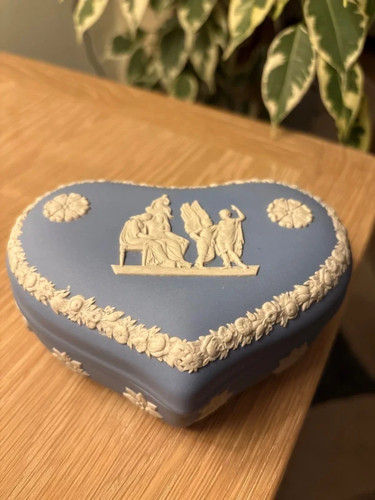 Blue white wedgwood - blue,