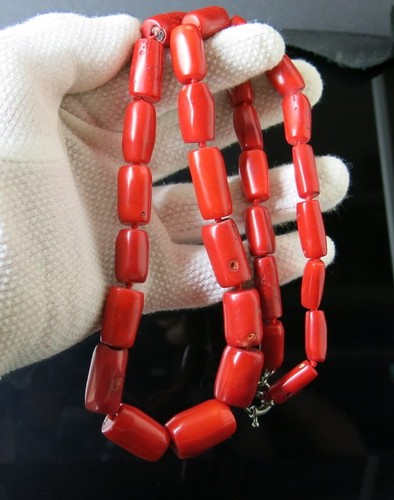 Vintage genuine red coral bead - red,