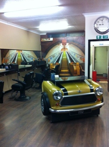 Super cool salon - super,