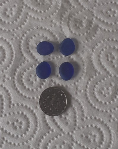 Small dark blue pieces - small,