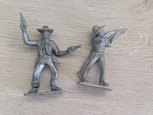 Lone star style cowboy figures - star,