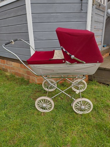 Vintage 1980 dolls pram - vintage,