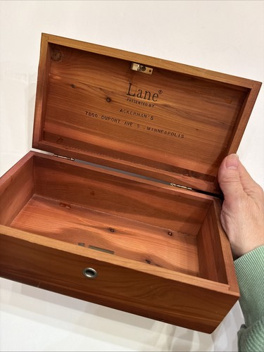 Lane cedar chest - cedar,