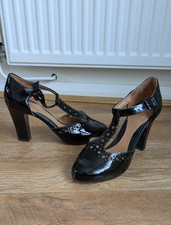 CLARKS BLACK LEATHER PATENT T BAR DOLLY SHOES / MARY JANES UK SIZE 7.5