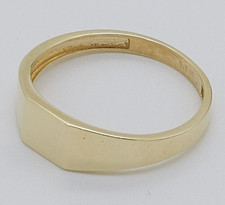 375 9ct Yellow Gold 6mm Square