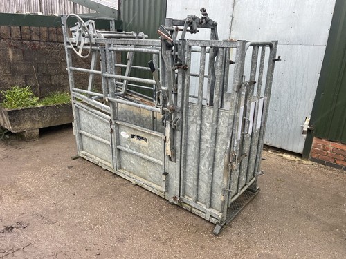 Bateman cattle crush - bateman,