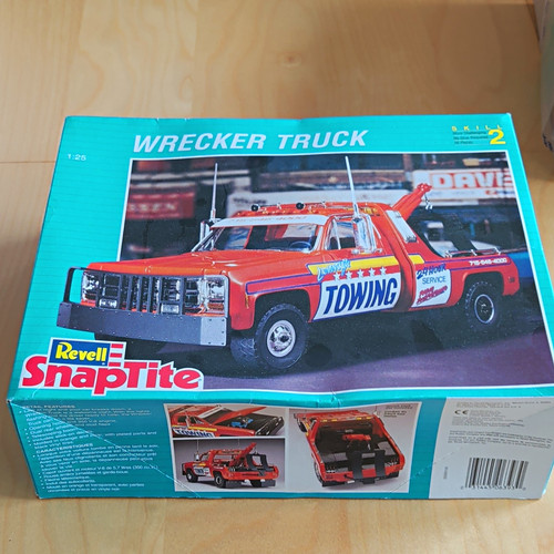 Revell snaptite wrecker - revell,