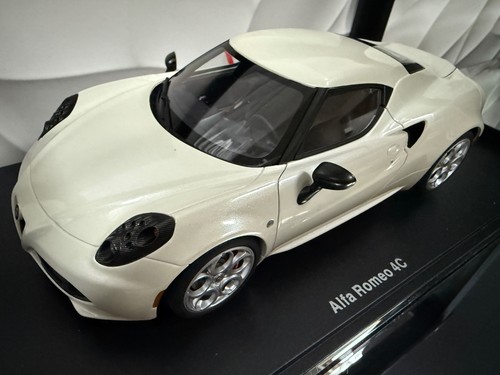Autoart alfa romeo - autoart,