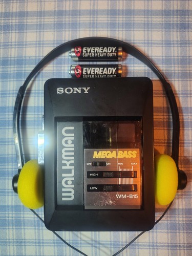 Serviced vintage sony walkman - serviced,