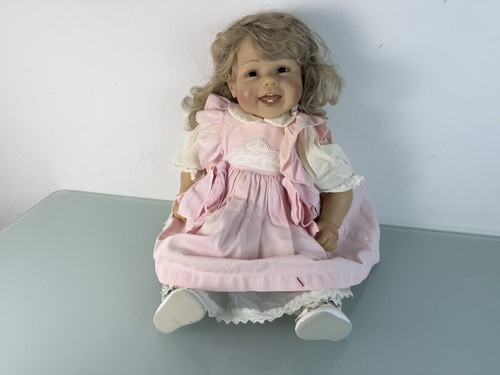 Artist doll collector - artist,
