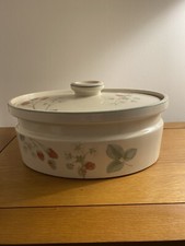 Wedgwood Raspberry Cane Large Oval Casserole Dish With Lid Oven To Table 27cm