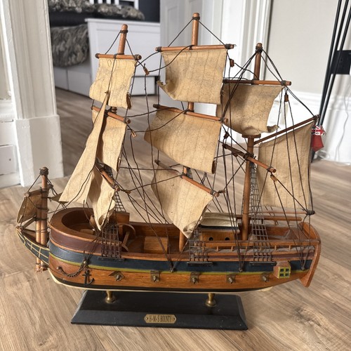 Model sailing ship hms bounty - sailing,