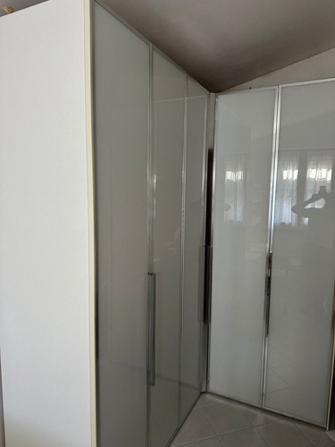 High end door corner - high,